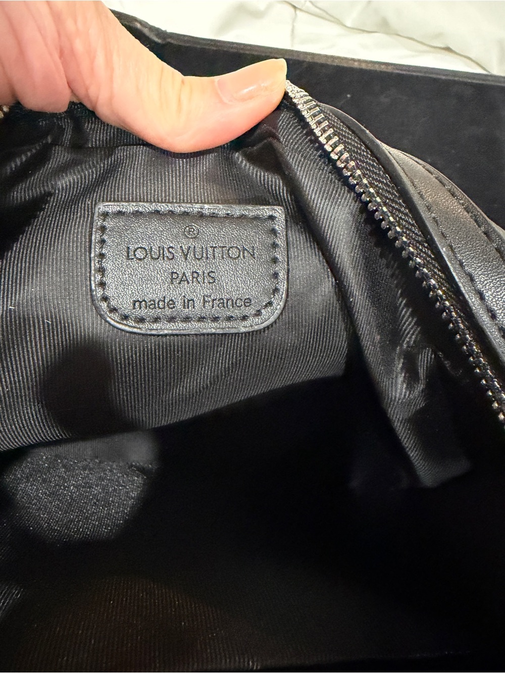 Louis Vuitton Gray Monogram Messenger Bag with Adjustable Strap - Picture 6 of 11